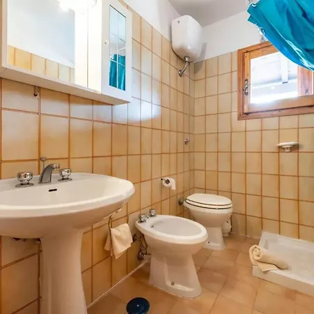 Апартаменти Cozy 150m From Pittulongu Ольбія