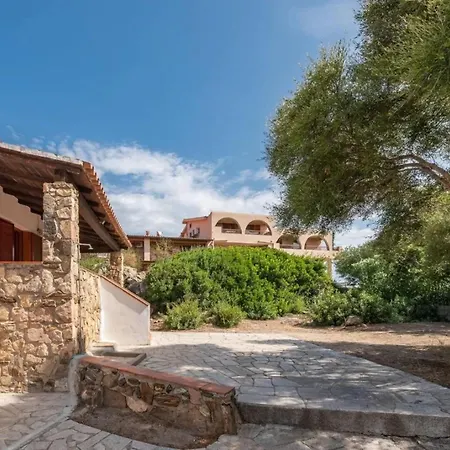 Апартаменти Cozy 150m From Pittulongu *